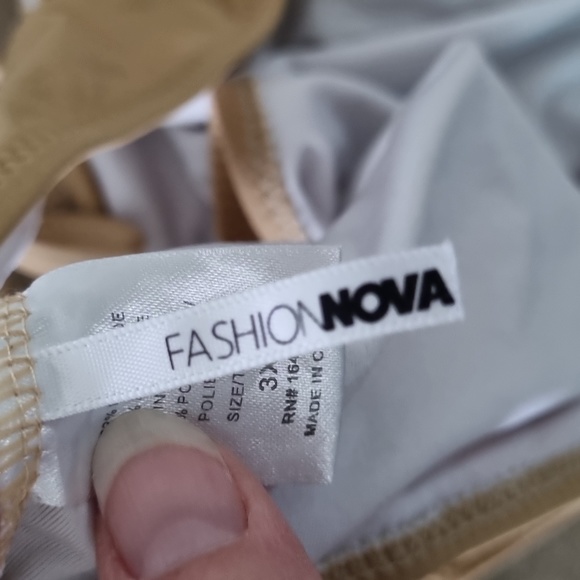 Fashion Nova, tan bikini set, ruched,  adjustable straps, size 3 XL - Picture 9 of 10